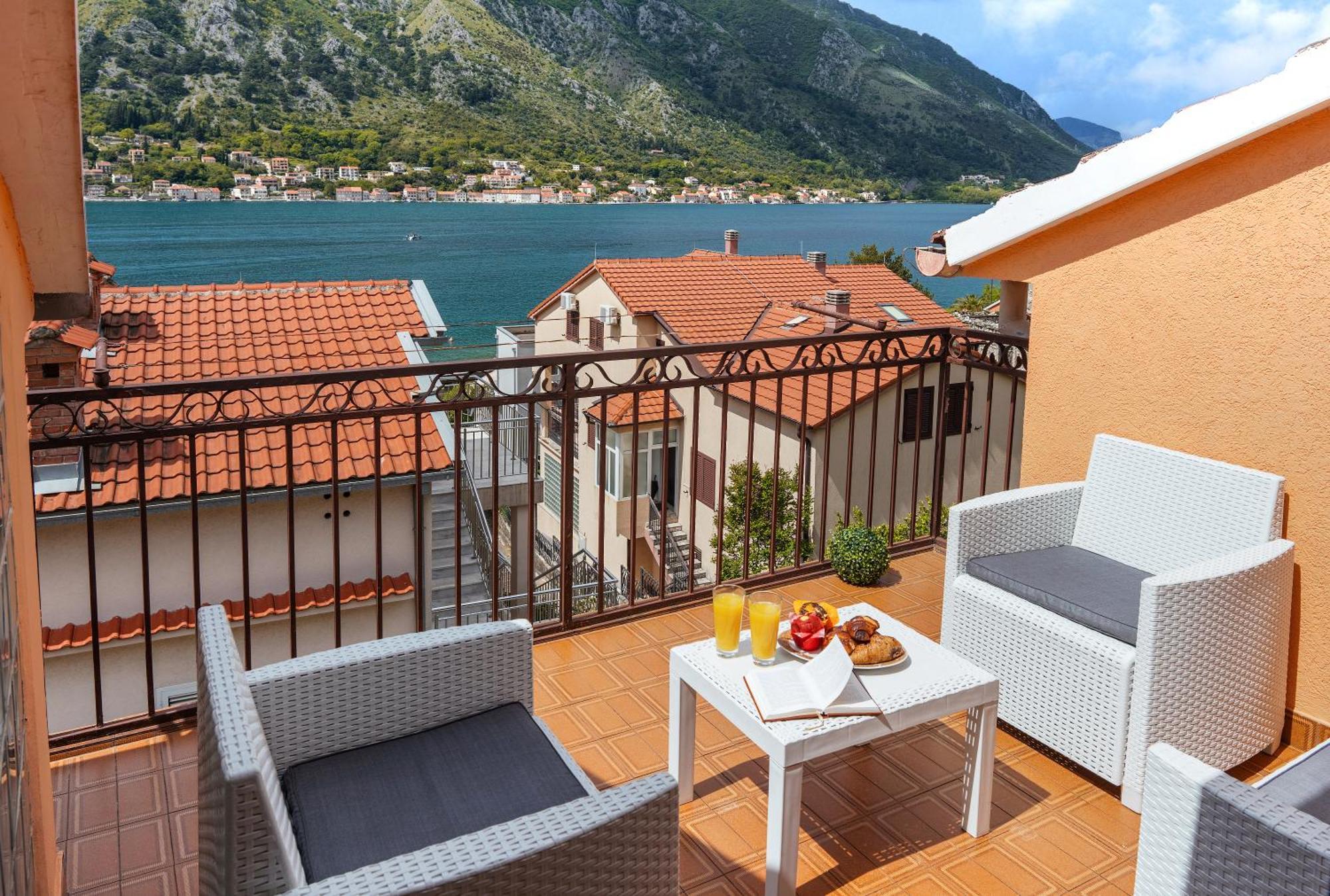Apartment Busola Kotor Exteriör bild