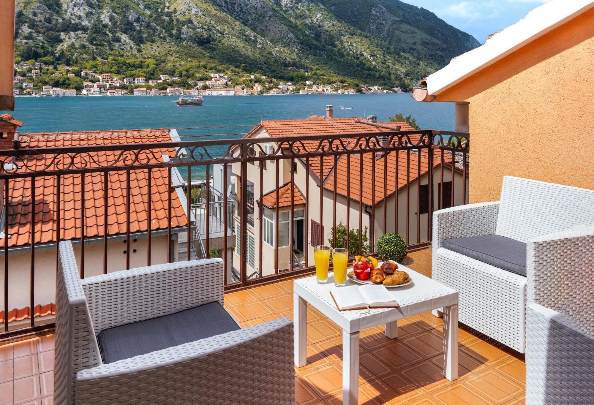 Apartment Busola Kotor Exteriör bild