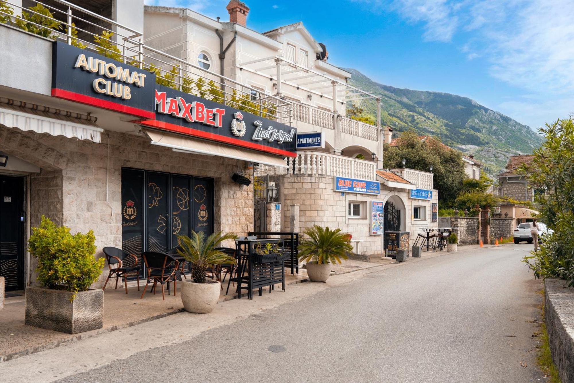Apartment Busola Kotor Exteriör bild