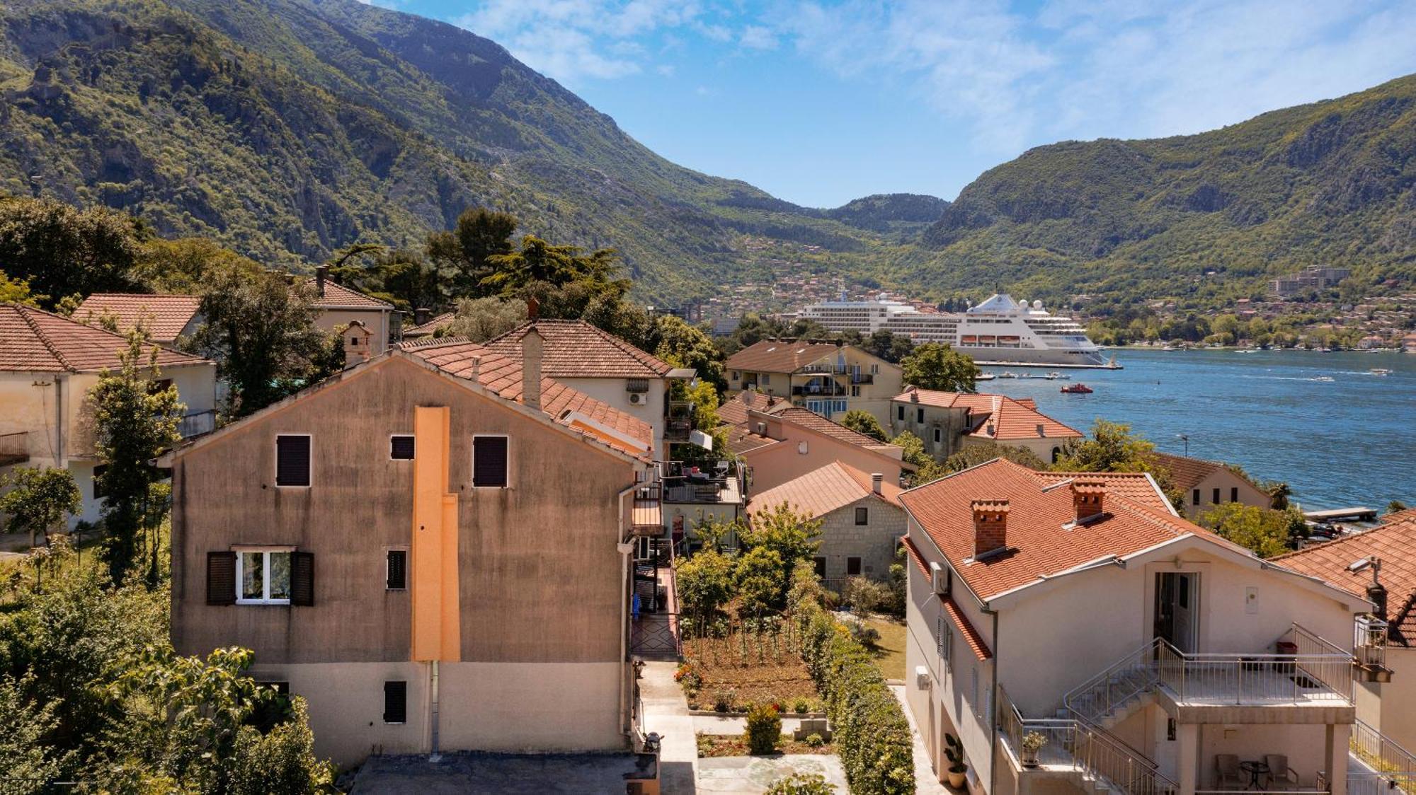 Apartment Busola Kotor Exteriör bild