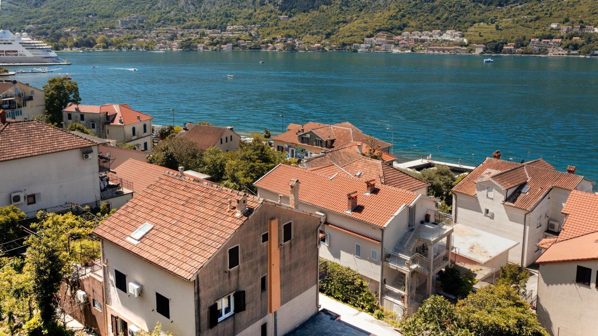 Apartment Busola Kotor Exteriör bild